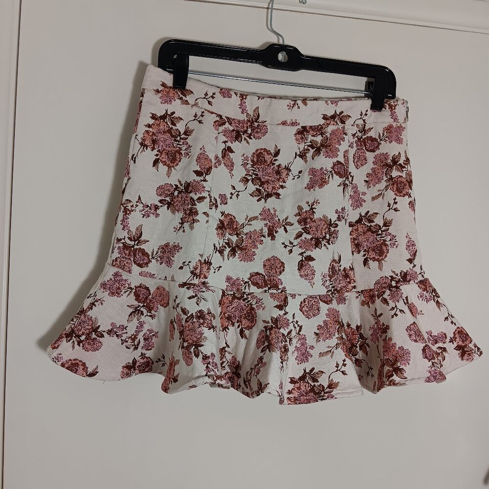 En Saison  Floral Ruffle Hem mini skirt Large NWT  Boho Cottagecore